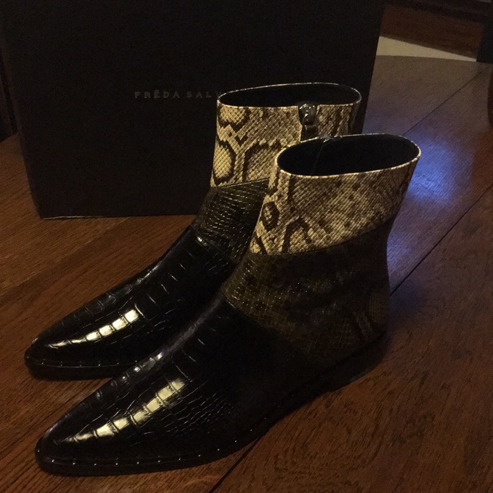 Freda Salvador New In Box Jean Ankle Boot 9.5